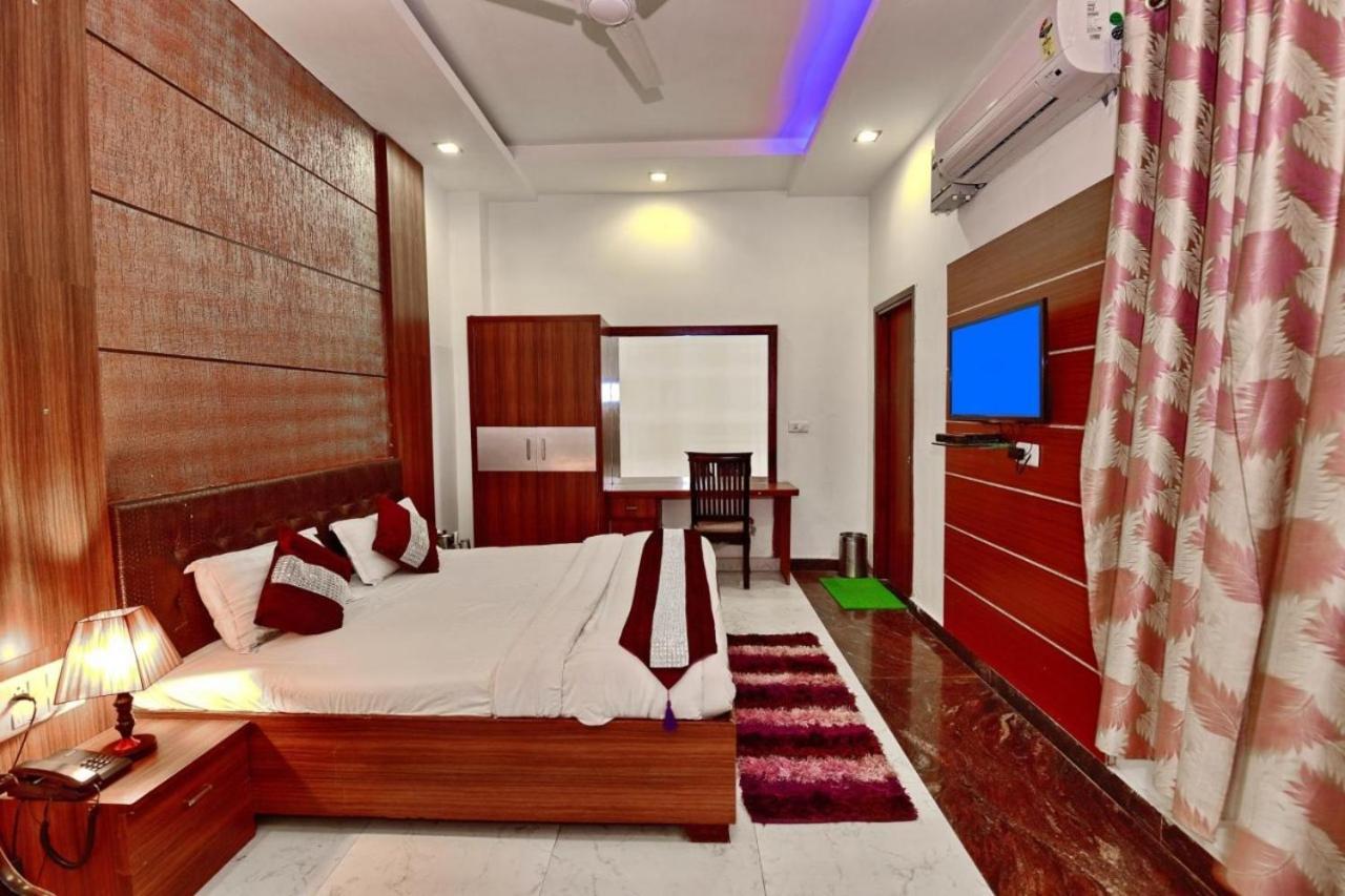 Kartikay Hotel Hisār Exteriér fotografie