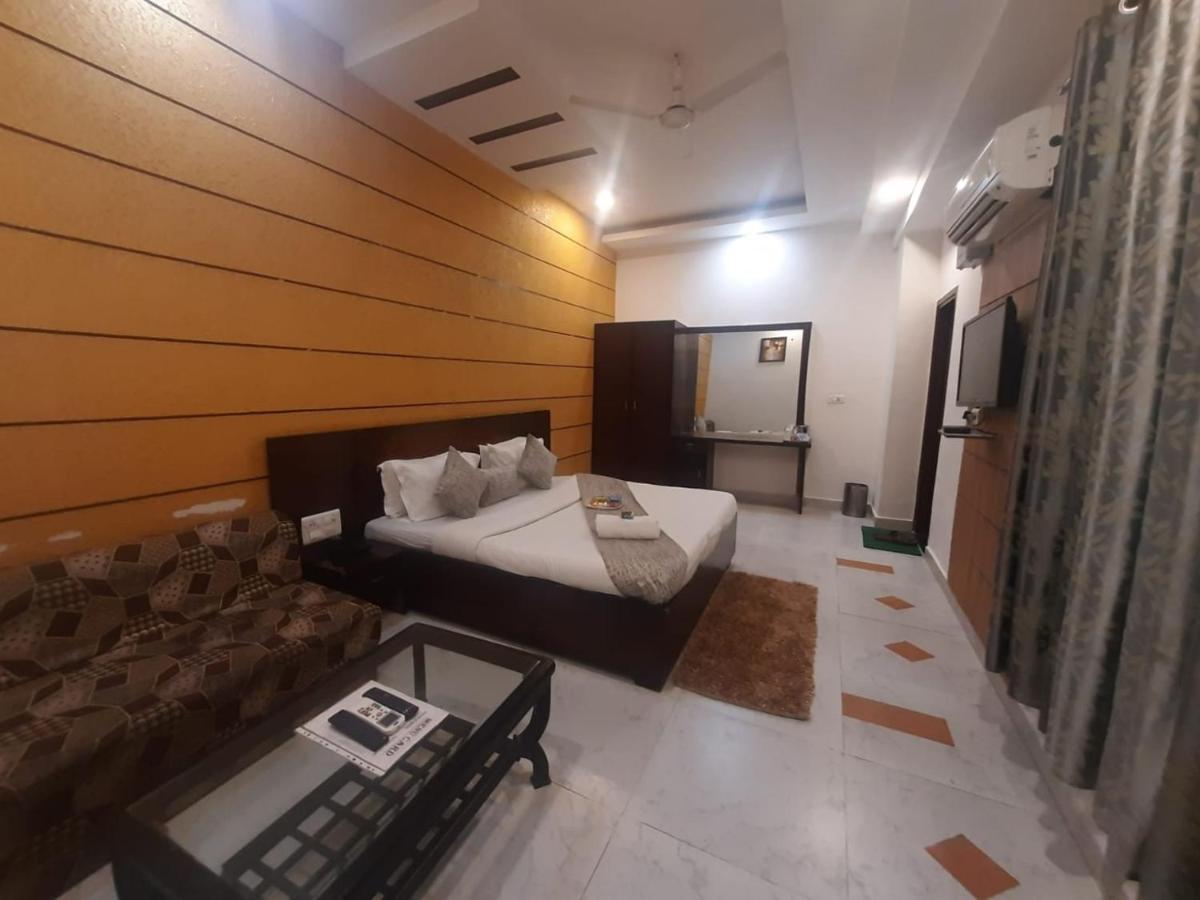 Kartikay Hotel Hisār Exteriér fotografie
