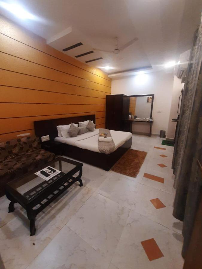 Kartikay Hotel Hisār Exteriér fotografie